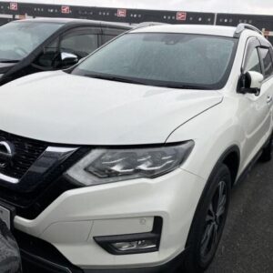 2018 Nissan X-Trail pearl gasoline used car Japan export