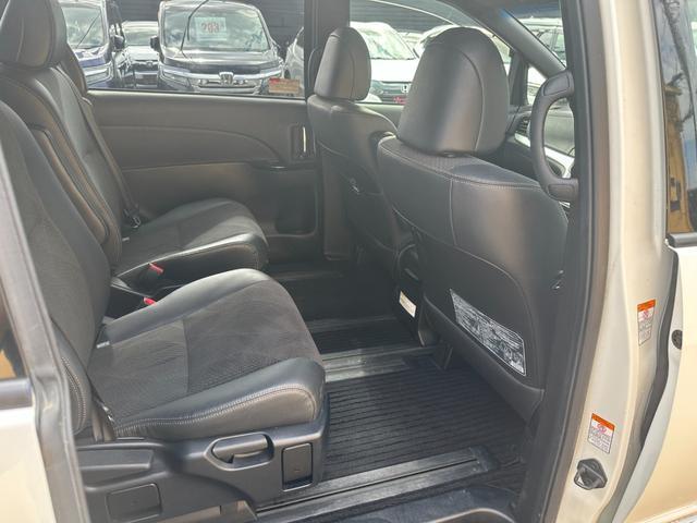 Ref:AUX-22955763 TOYOTA ESTIMA 2017 12 Ref:AUX-22955763 TOYOTA ESTIMA 2017 - Image 12