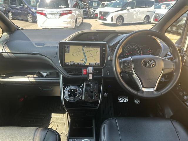 Ref:AUX-22955765 TOYOTA VOXY 2018 2 Ref:AUX-22955765 TOYOTA VOXY 2018 - Image 2