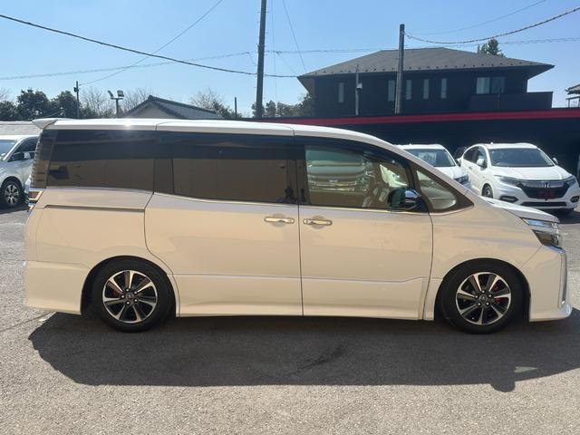 Ref:AUX-22955765 TOYOTA VOXY 2018 18 Ref:AUX-22955765 TOYOTA VOXY 2018 - Image 18