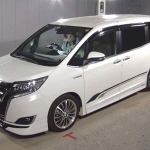 2020 Toyota Esquire pearl gasoline used car Japan export