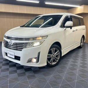 2011 Nissan Elgrand white gasoline used car Japan export