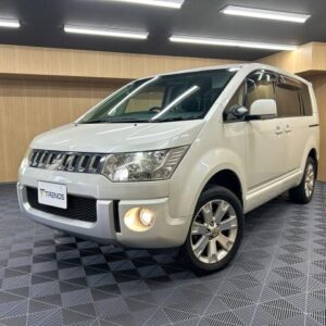 2011 Mitsubishi Delica D:5 pearl gasoline used car Japan export