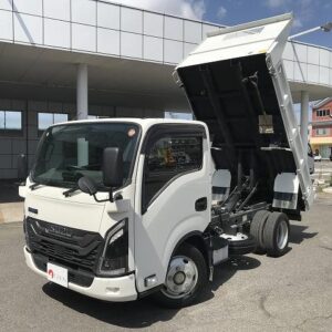 2023 Isuzu Elf Truck white diesel used car Japan export