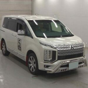 2020 Mitsubishi Delica D:5 pearl diesel used car Japan export