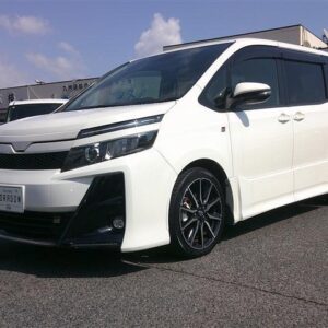 2019 Toyota Voxy pearl gasoline used car Japan export