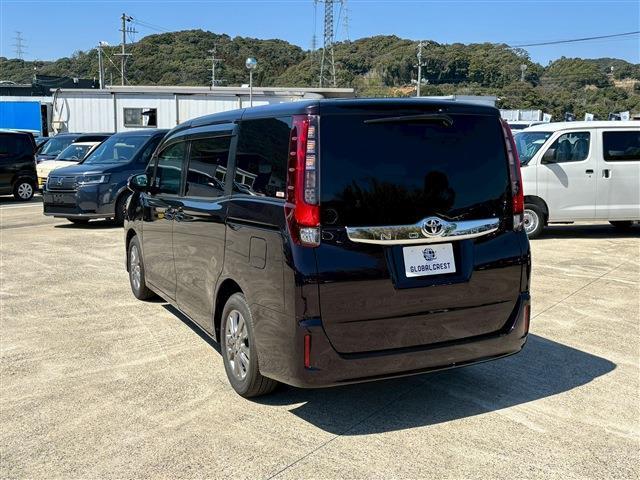 Ref:AUX-22980484 TOYOTA NOAH 2015 12 Ref:AUX-22980484 TOYOTA NOAH 2015 - Image 12