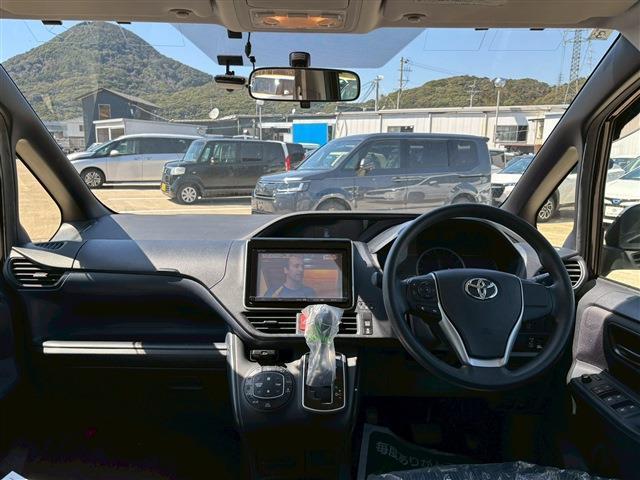 Ref:AUX-22980484 TOYOTA NOAH 2015 3 Ref:AUX-22980484 TOYOTA NOAH 2015 - Image 3