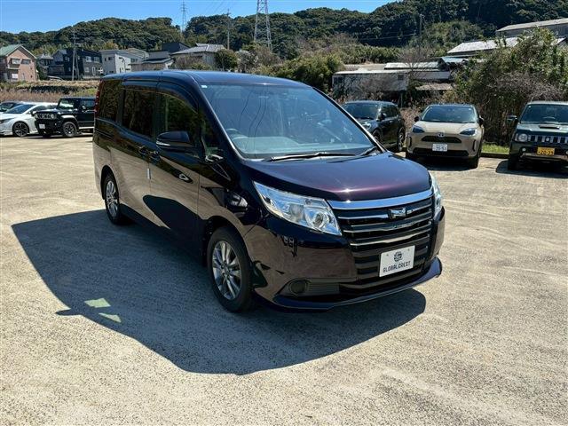 Ref:AUX-22980484 TOYOTA NOAH 2015 9 Ref:AUX-22980484 TOYOTA NOAH 2015 - Image 9