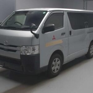 2020 Toyota Hiace Van silver diesel used car Japan export