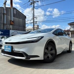 2023 Toyota Prius pearl hybrid used car Japan export