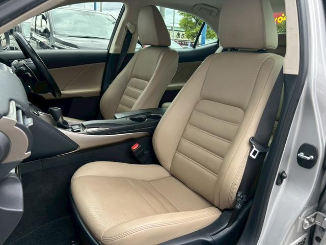 Ref:AUX-22994055 LEXUS IS 2019 13 Ref:AUX-22994055 LEXUS IS 2019 - Image 13