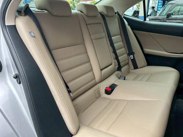 Ref:AUX-22994055 LEXUS IS 2019 14 Ref:AUX-22994055 LEXUS IS 2019 - Image 14