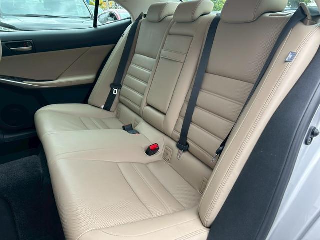 Ref:AUX-22994055 LEXUS IS 2019 15 Ref:AUX-22994055 LEXUS IS 2019 - Image 15