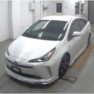 2019 Toyota Prius pearl gasoline used car Japan export