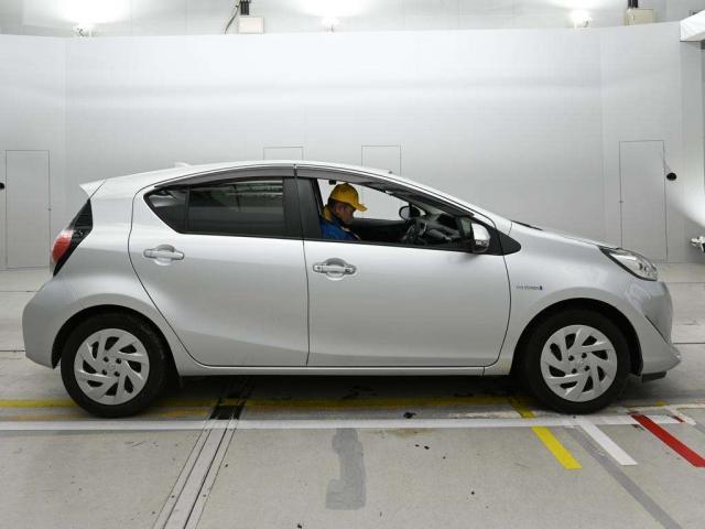 Ref:AUX-22995183 TOYOTA AQUA 2018 4 Ref:AUX-22995183 TOYOTA AQUA 2018 - Image 4