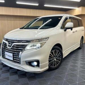 2014 Nissan Elgrand white gasoline used car Japan export