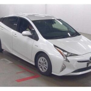 2017 Toyota Prius pearl gasoline used car Japan export
