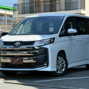 2023 Toyota Noah white gasoline used car Japan export