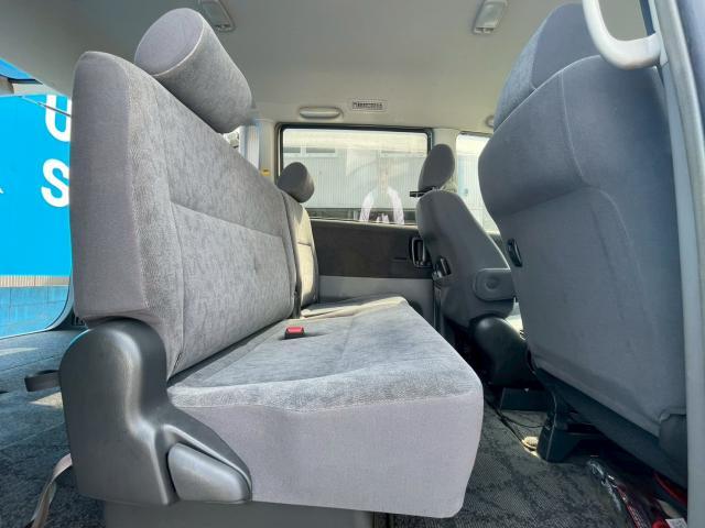 Ref:AUX-23015651 TOYOTA VOXY 2004 11 Ref:AUX-23015651 TOYOTA VOXY 2004 - Image 11