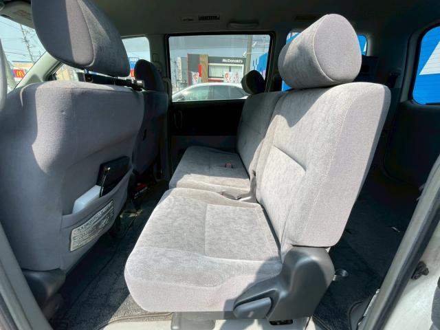 Ref:AUX-23015651 TOYOTA VOXY 2004 12 Ref:AUX-23015651 TOYOTA VOXY 2004 - Image 12