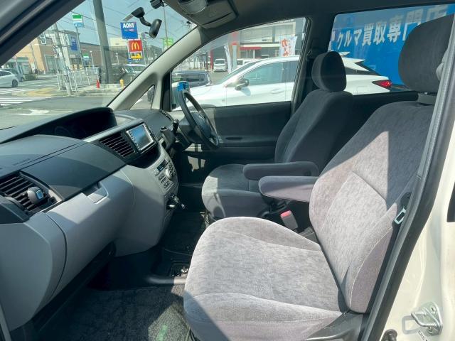 Ref:AUX-23015651 TOYOTA VOXY 2004 15 Ref:AUX-23015651 TOYOTA VOXY 2004 - Image 15