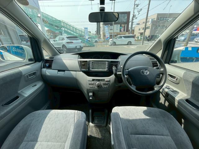 Ref:AUX-23015651 TOYOTA VOXY 2004 3 Ref:AUX-23015651 TOYOTA VOXY 2004 - Image 3