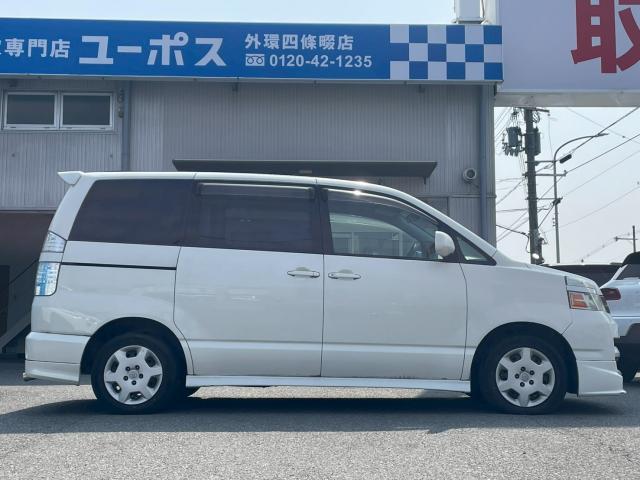 Ref:AUX-23015651 TOYOTA VOXY 2004 6 Ref:AUX-23015651 TOYOTA VOXY 2004 - Image 6