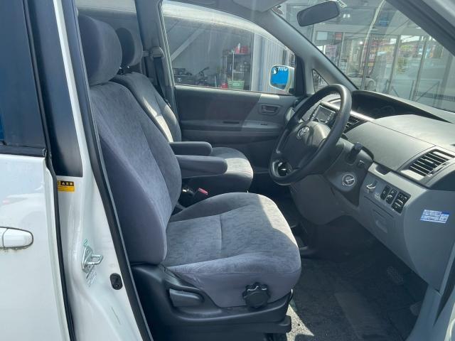 Ref:AUX-23015651 TOYOTA VOXY 2004 10 Ref:AUX-23015651 TOYOTA VOXY 2004 - Image 10