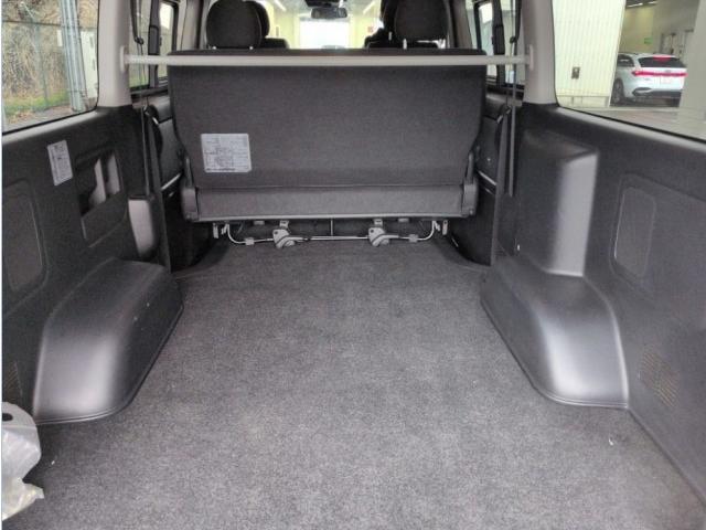 Ref:AUX-23019568 TOYOTA HIACE VAN 2023 3 Ref:AUX-23019568 TOYOTA HIACE VAN 2023 - Image 3