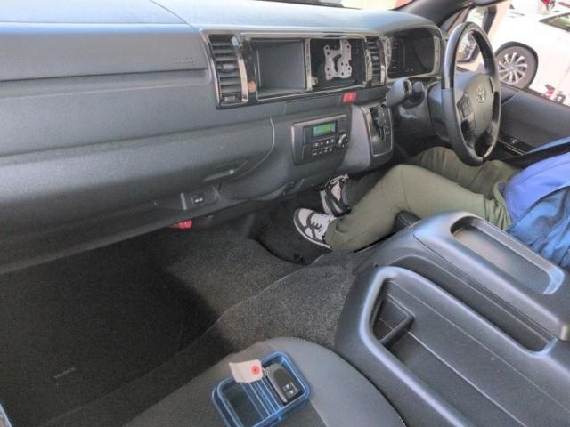 Ref:AUX-23019610 TOYOTA HIACE VAN 2025 4 Ref:AUX-23019610 TOYOTA HIACE VAN 2025 - Image 4