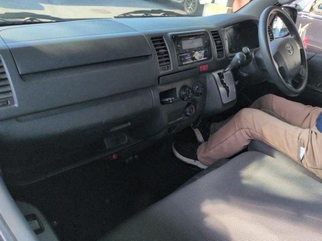 Ref:AUX-23019780 TOYOTA HIACE VAN 2017 4 Ref:AUX-23019780 TOYOTA HIACE VAN 2017 - Image 4