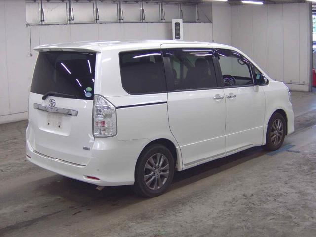 Ref:AUX-23019793 TOYOTA VOXY 2013 2 Ref:AUX-23019793 TOYOTA VOXY 2013 - Image 2