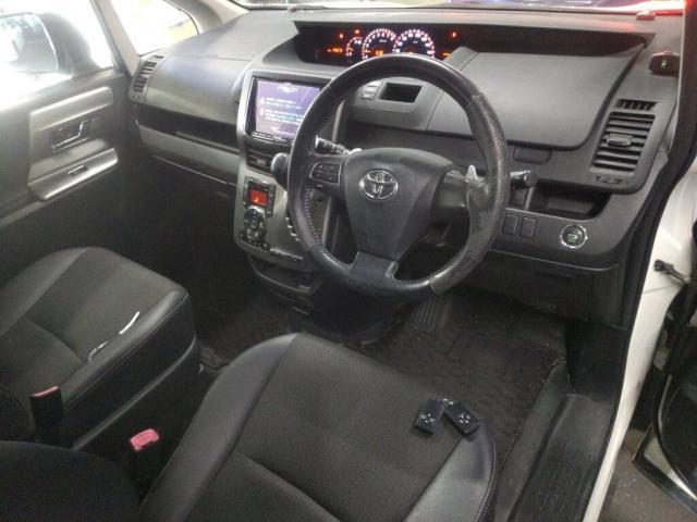 Ref:AUX-23019793 TOYOTA VOXY 2013 3 Ref:AUX-23019793 TOYOTA VOXY 2013 - Image 3