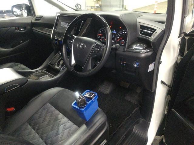Ref:AUX-23020007 TOYOTA ALPHARD 2017 3 Ref:AUX-23020007 TOYOTA ALPHARD 2017 - Image 3
