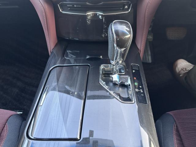 Ref:AUX-23020062 TOYOTA CROWN HYBRID 2013 11 Ref:AUX-23020062 TOYOTA CROWN HYBRID 2013 - Image 11