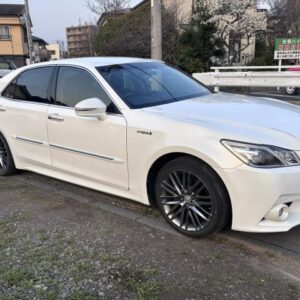 2013 Toyota Crown Hybrid pearl hybrid used car Japan export
