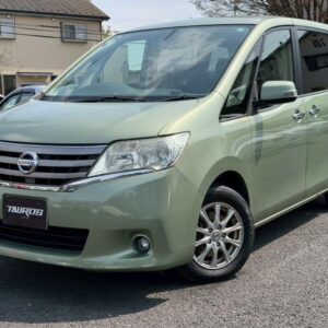 2011 Nissan Serena green gasoline used car Japan export