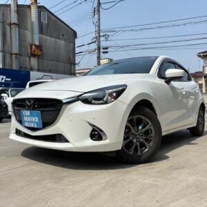 2018 Mazda Demio pearl gasoline used car Japan export