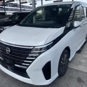 2023 Nissan Serena pearl gasoline used car Japan export