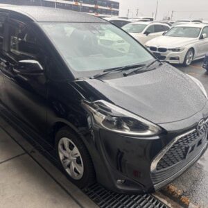 2021 Toyota Sienta black gasoline used car Japan export