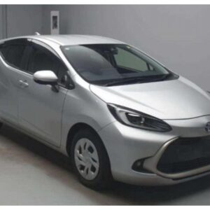 2021 Toyota Aqua silver gasoline used car Japan export