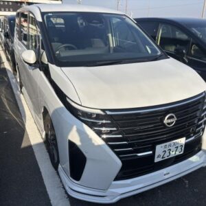 2025 Nissan Serena pearl gasoline used car Japan export