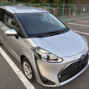 2020 Toyota Sienta silver gasoline used car Japan export