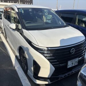 2023 Nissan Serena pearl gasoline used car Japan export