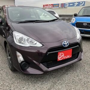 2015 Toyota Aqua purple gasoline used car Japan export