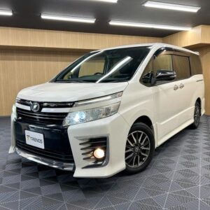 2015 Toyota Voxy white gasoline used car Japan export