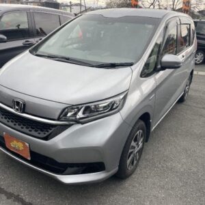 2019 Honda Freed Hybrid silver gasoline used car Japan export