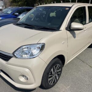 2021 Toyota Passo white gasoline used car Japan export