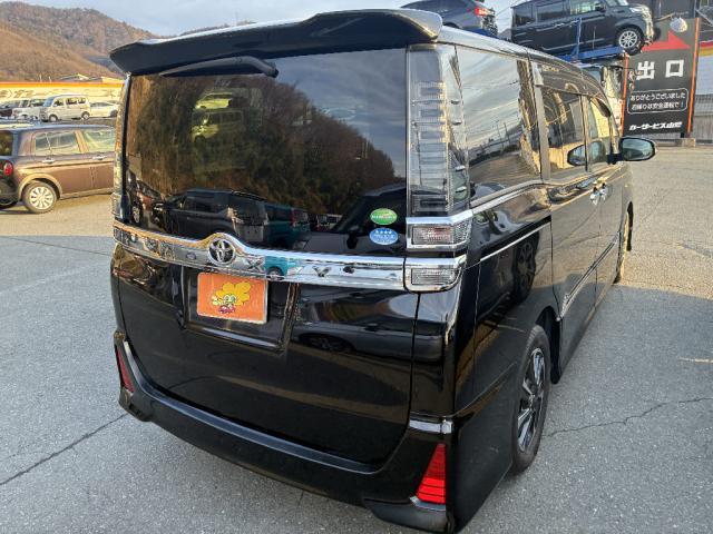 Ref:AUX-23039824 TOYOTA VOXY 2018 2 Ref:AUX-23039824 TOYOTA VOXY 2018 - Image 2